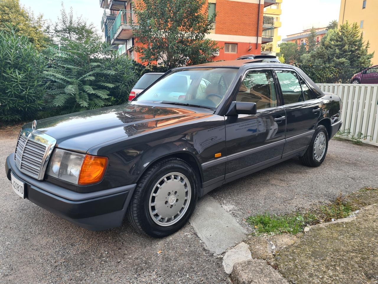 Mercedes-benz 300 E