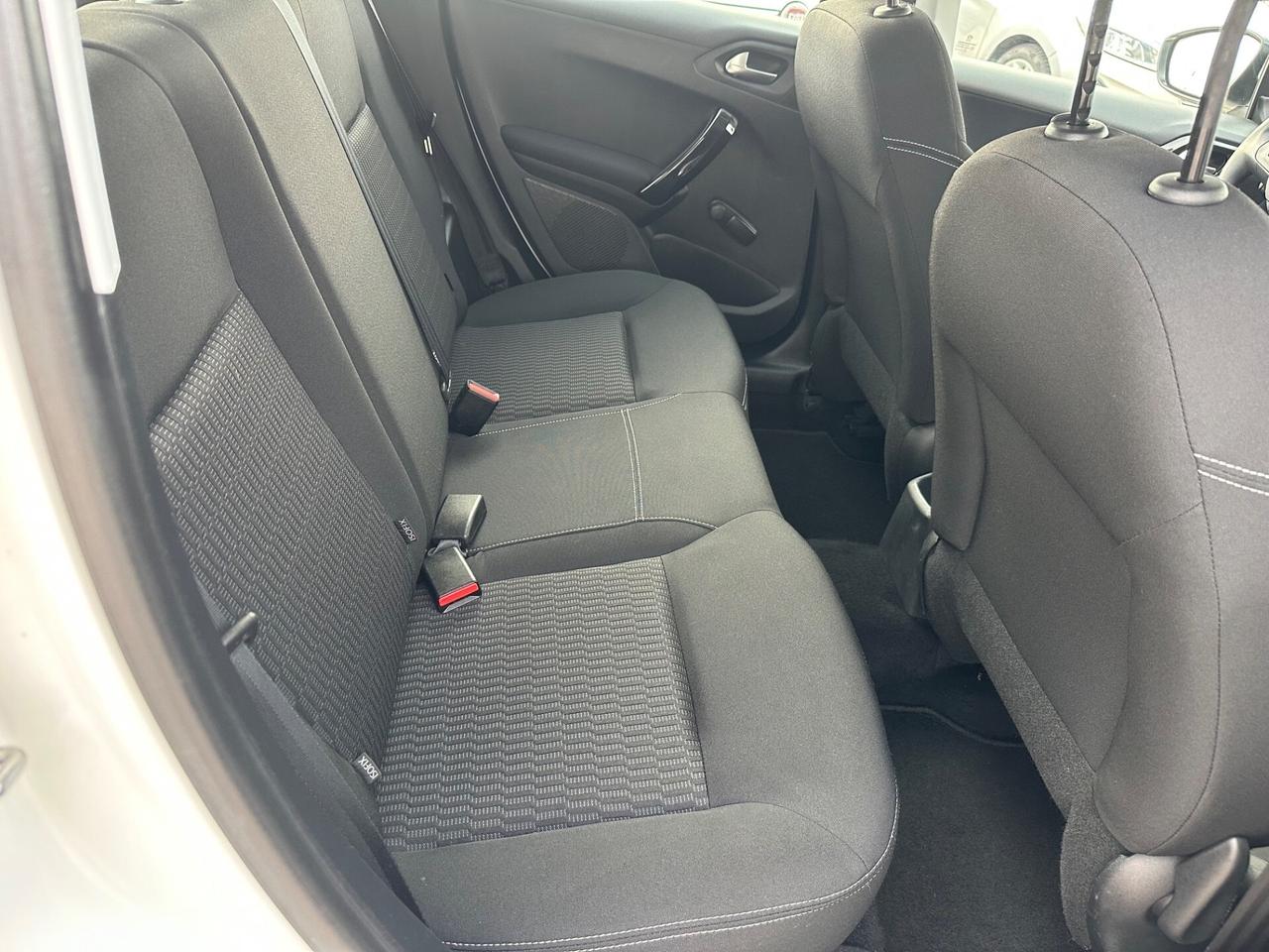 Peugeot 208 2017 1.2 benzina 82 CV Active PARI AL
