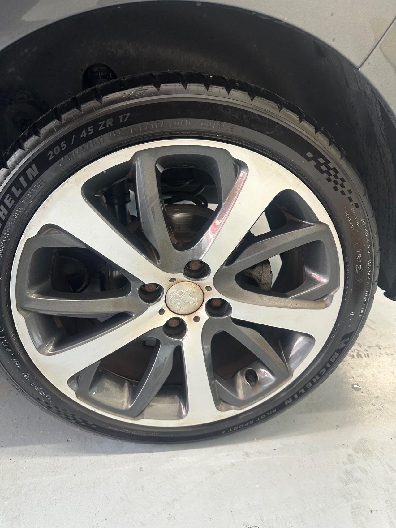 Peugeot 208 BlueHDi 100 3 porte GT Line