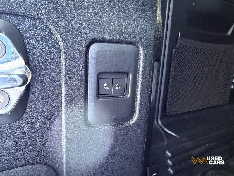 Land Rover Defender 3.0D I6 200 110 SE AWD auto. AUTOCARRO N1
