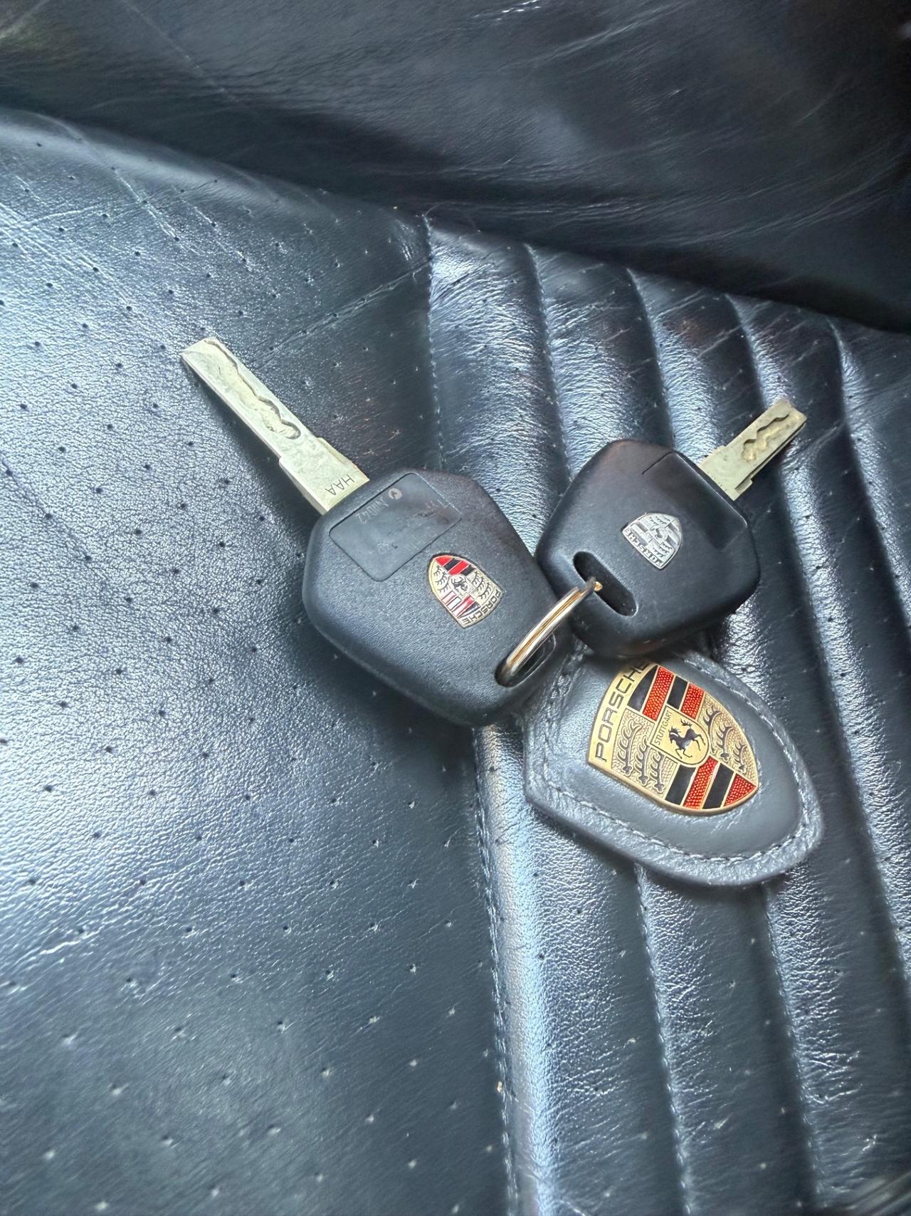 Porsche Boxster 2.5i 24V cat
