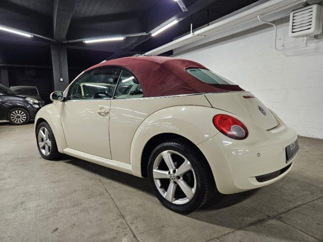 VOLKSWAGEN New Beetle 1.6 Cabrio Lim. Red Edt.