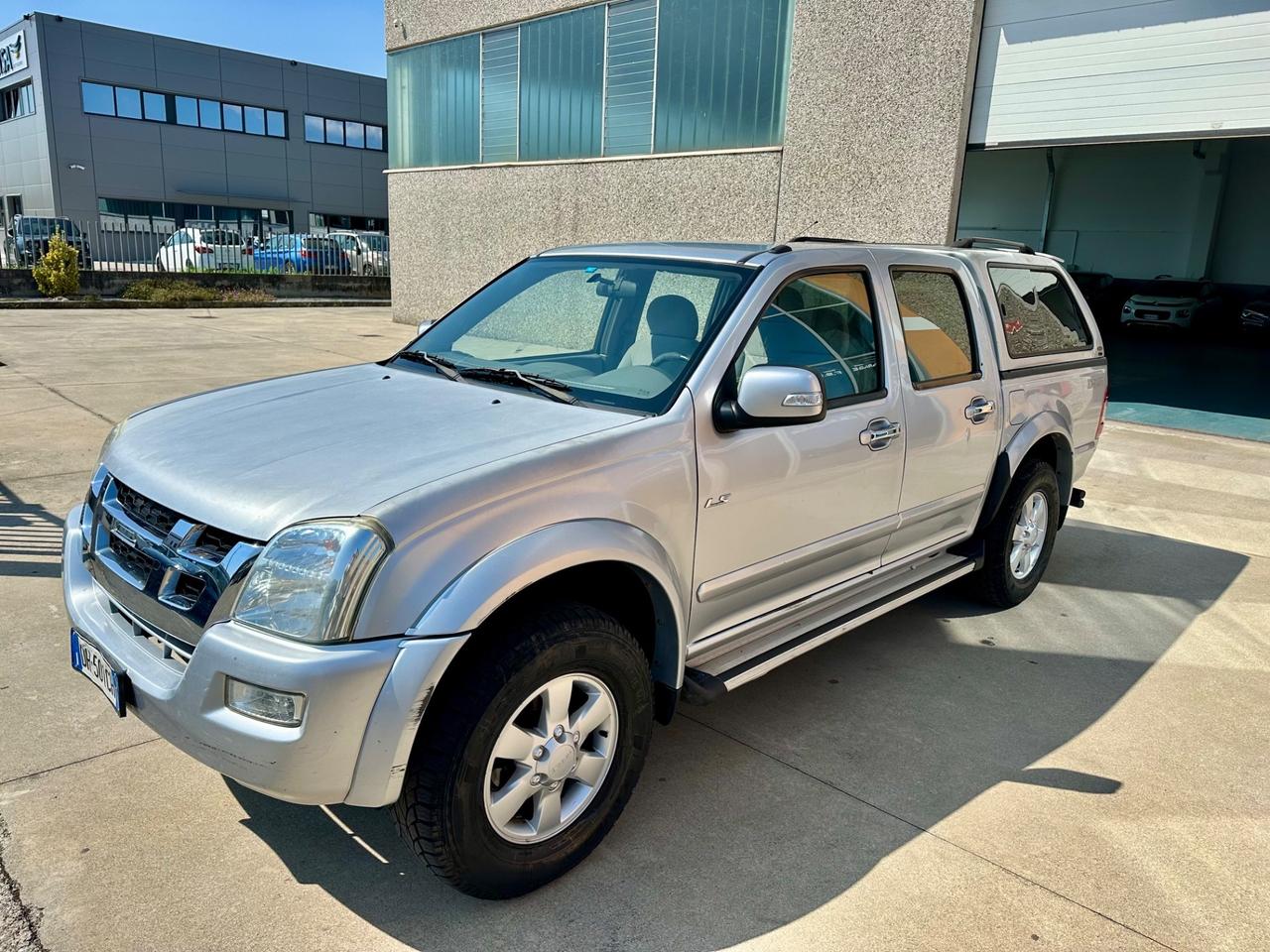 Isuzu D-Max 3.0 TD cat Crew Cab 4WD Pup LS Roadm.Aut