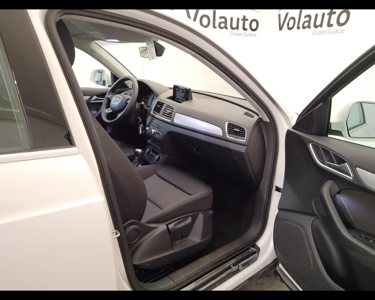AUDI Q3 I 2015 - Q3 2.0 tdi Business 120cv s-tronic