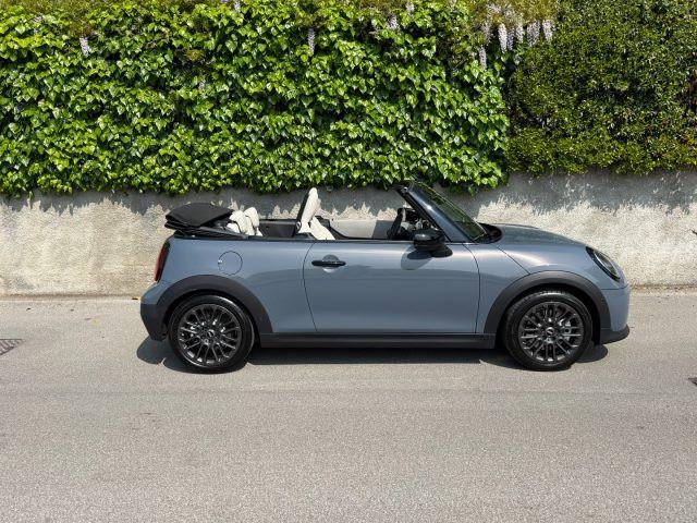 MINI Cooper C Cabrio Cooper C Favoured Cabrio