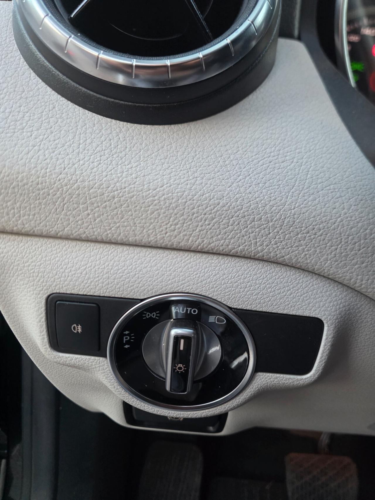 Mercedes-benz CLA 200 d Automatic Premium