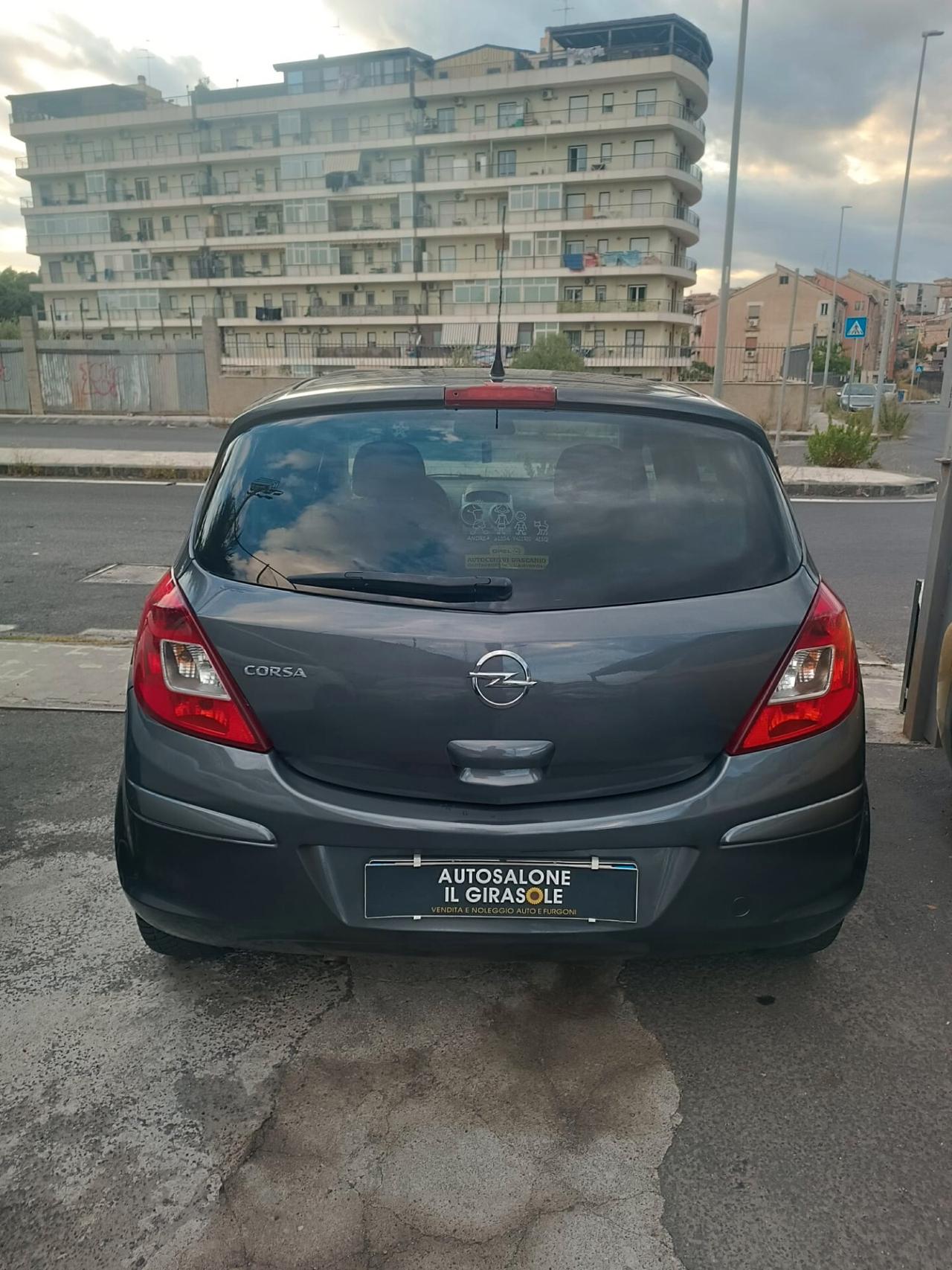 Opel Corsa 1.2 5 porte Cosmo