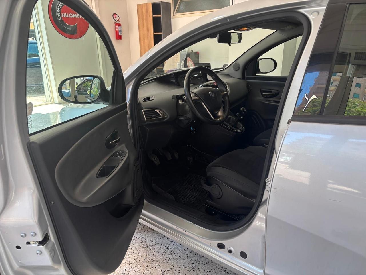 Lancia Ypsilon 1.2 69 CV 5 porte Elle