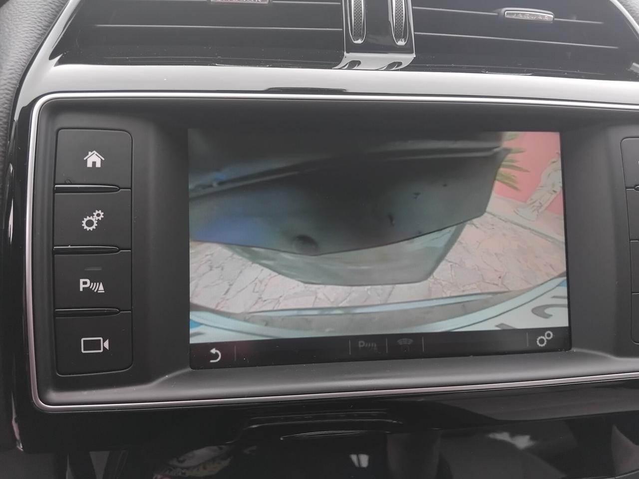 Jaguar F-Pace 2.0 D 180 CV Portfolio