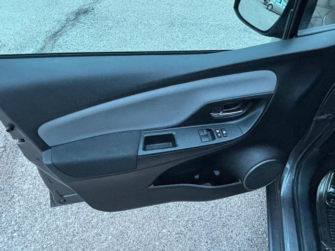 Toyota Yaris 1.4 D-4D 5 porte Lounge