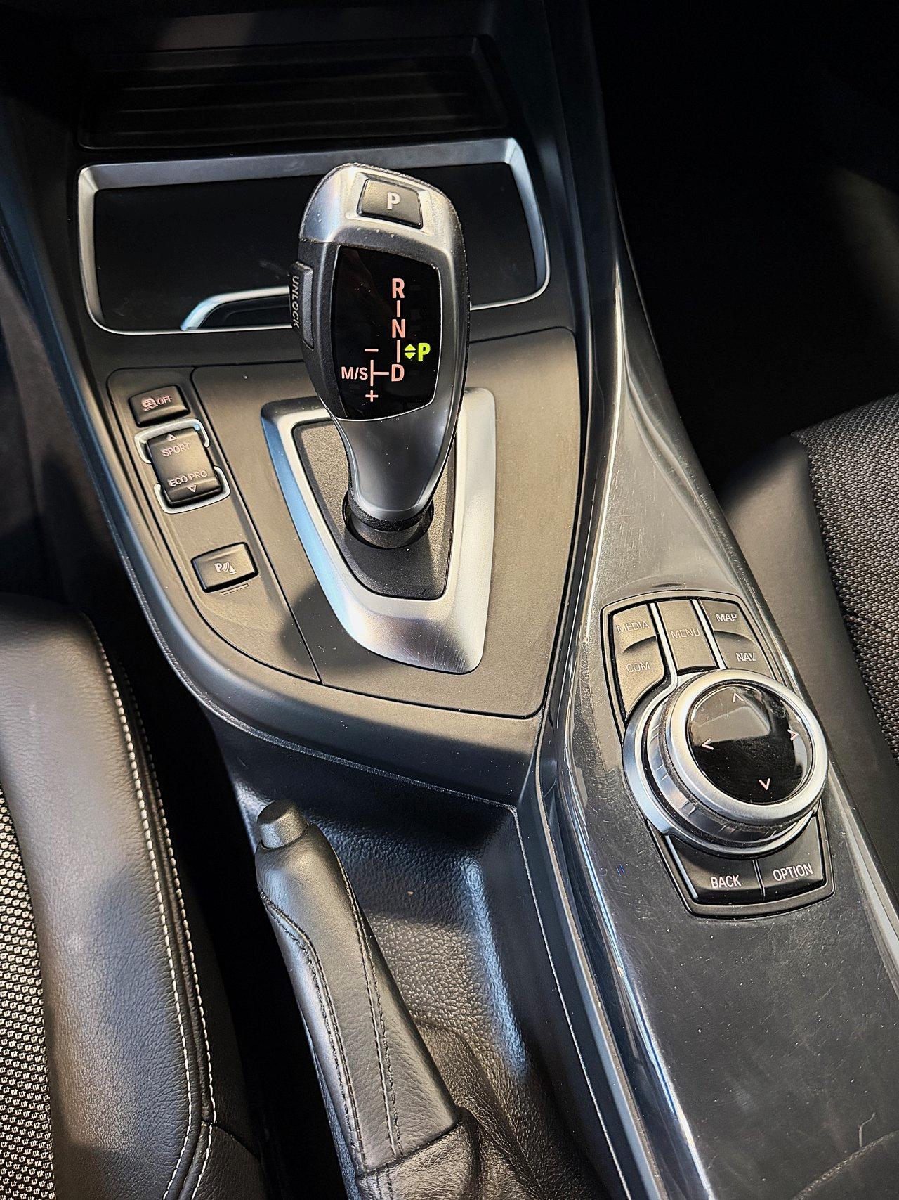 BMW 116 d Urban 5p auto - LED - 17" - Navi