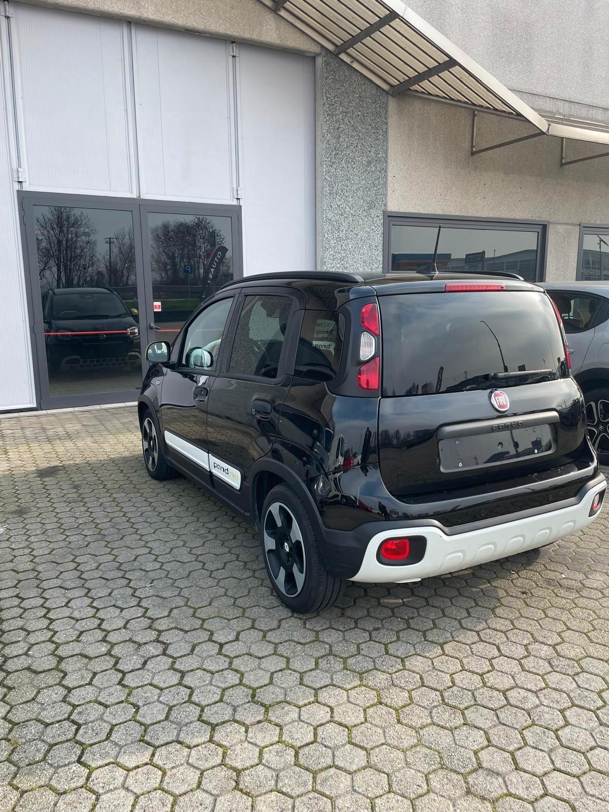 Fiat Panda Pandina 1.0 Hybrid