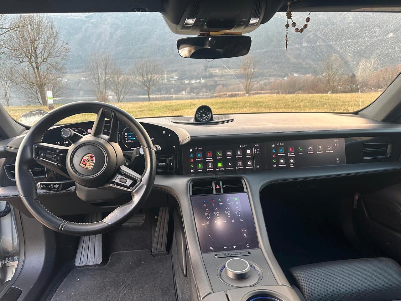 Porsche Taycan 4 Cross Turismo