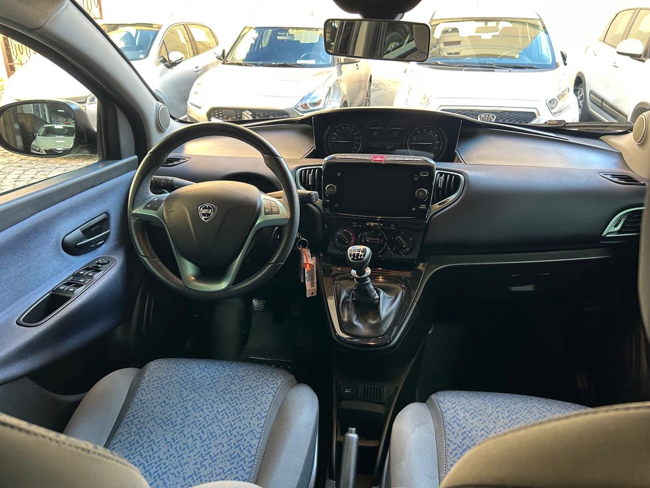 Lancia Ypsilon 1.0 FireFly 5 porte S&S Hybrid Alberta Ferretti