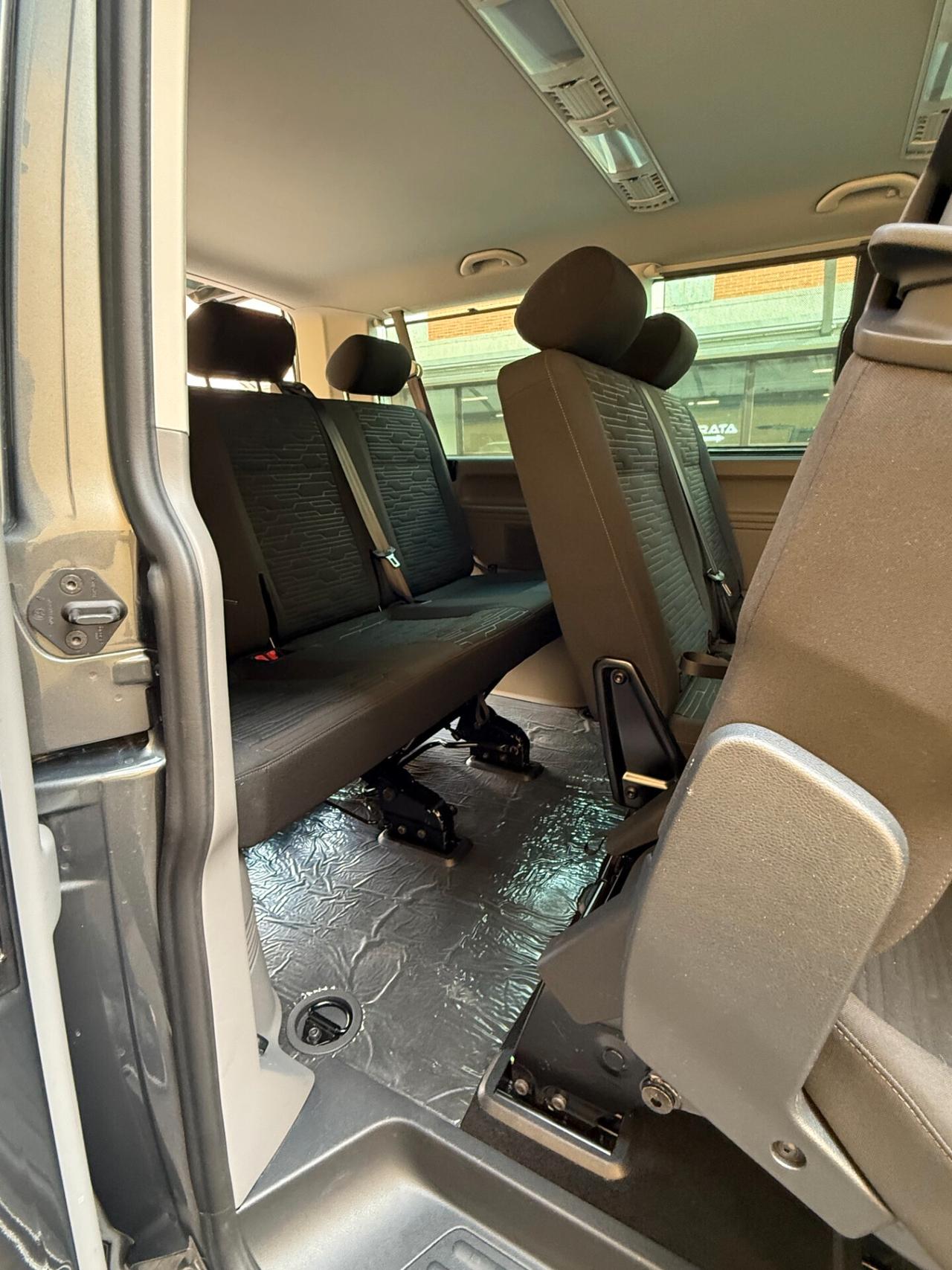 Volkswagen Caravelle 2.0 TDI 150CV DSG PC "NUOVO - 9 POSTI - 29000KM !!!"