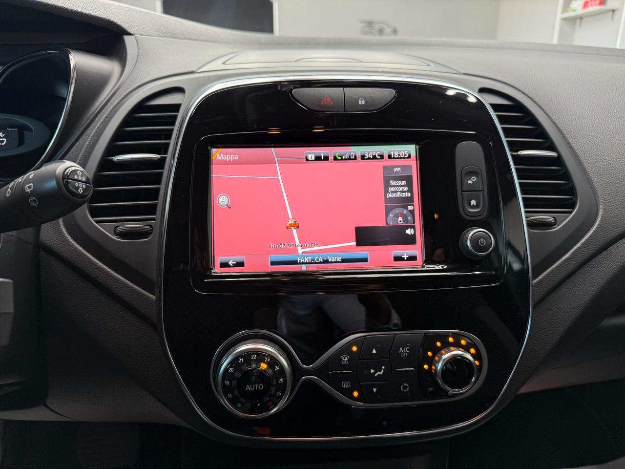 Renault Captur dCi 8V 90 CV EDC Initiale Paris