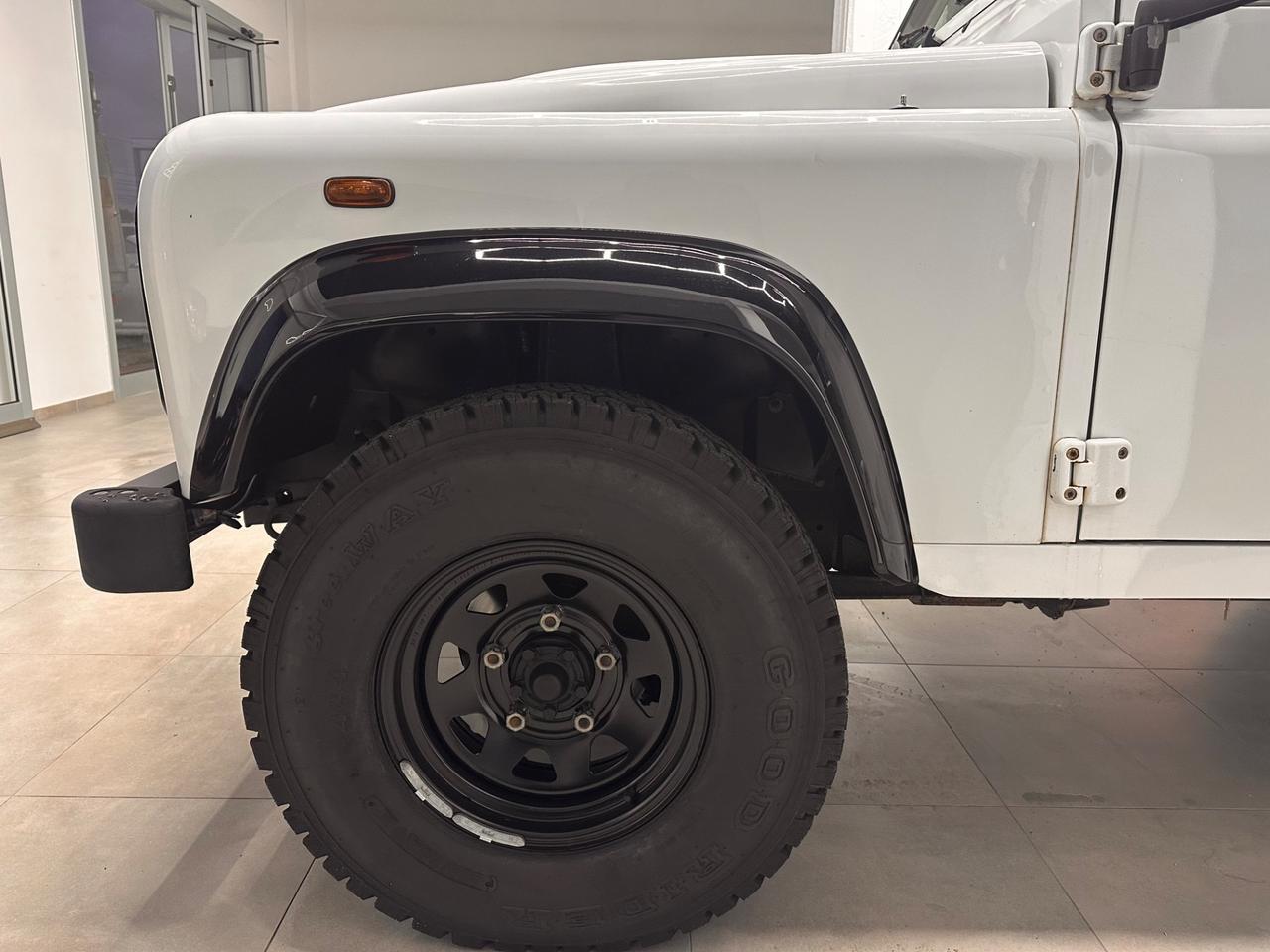 Land Rover Defender 90 2.2 TD4 Station Wagon E N1