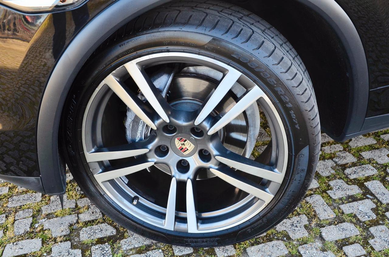 PORSCHE CAYENNE 3.0 V6 TDI 245cv TIPTRONIC, SERVICE BOOK PRESENTE, UFF ITALIANA, PELLE TOTALE, 21″, PERMUTE