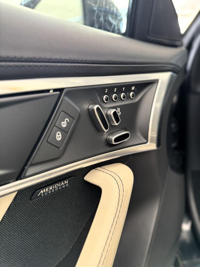 JAGUAR F-Type 2.0i Cabrio R-Dynamic