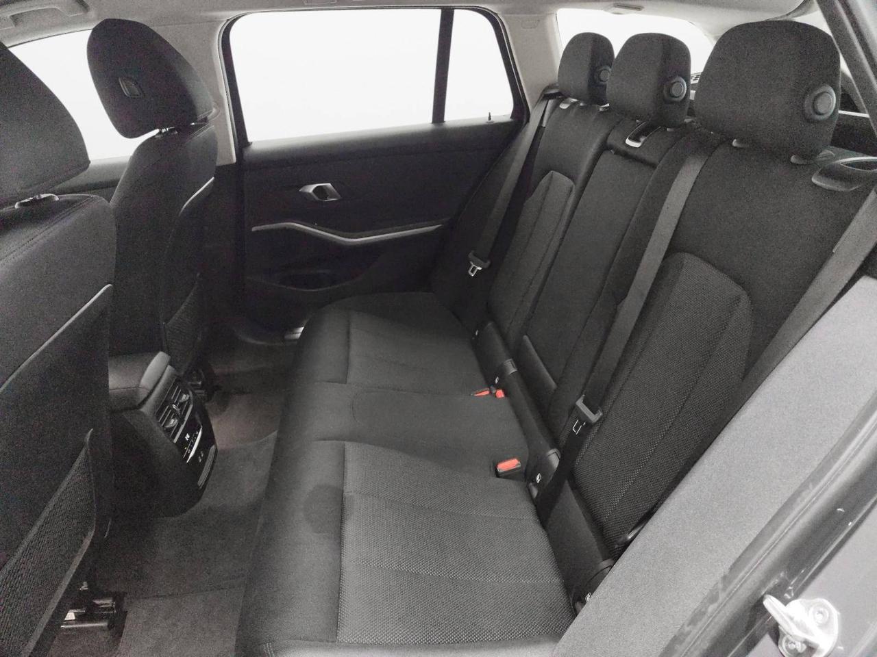 BMW Serie 3 318d Touring 48V Business Advantage