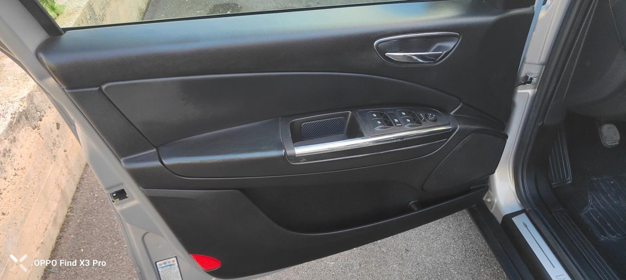 Lancia Delta 1.6 MJT DPF 105 CV Gold