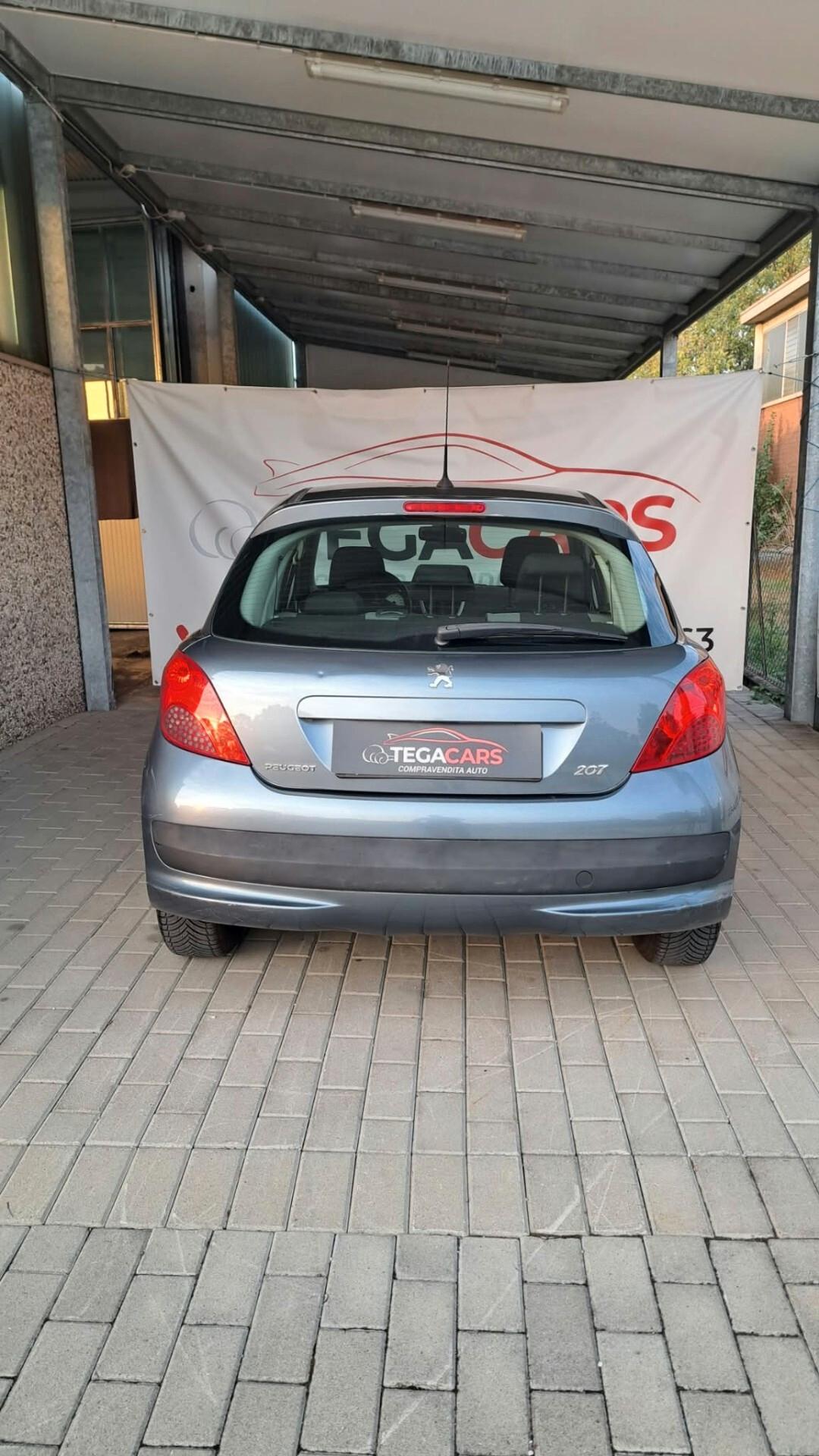 Peugeot 207 1.4 8V 75CV 5p. X Line