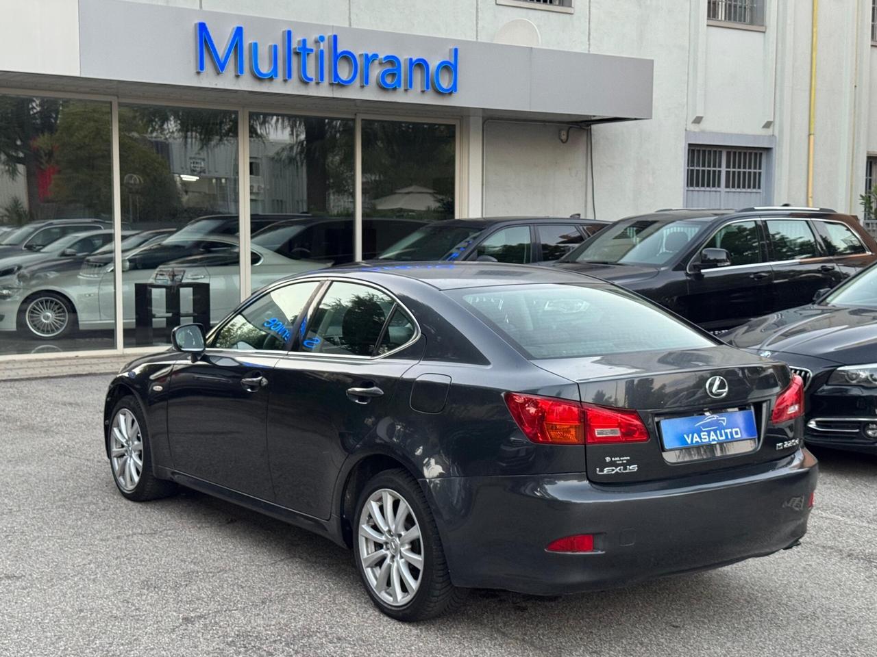 Lexus IS 220d 2.2 16V Luxury