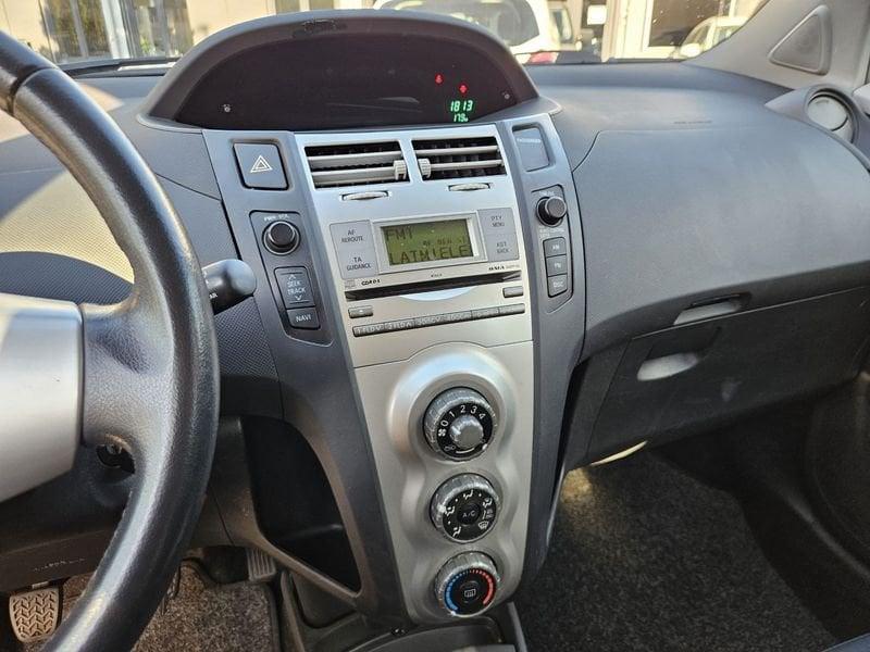 Toyota Yaris Yaris 5p 1.3 Sol