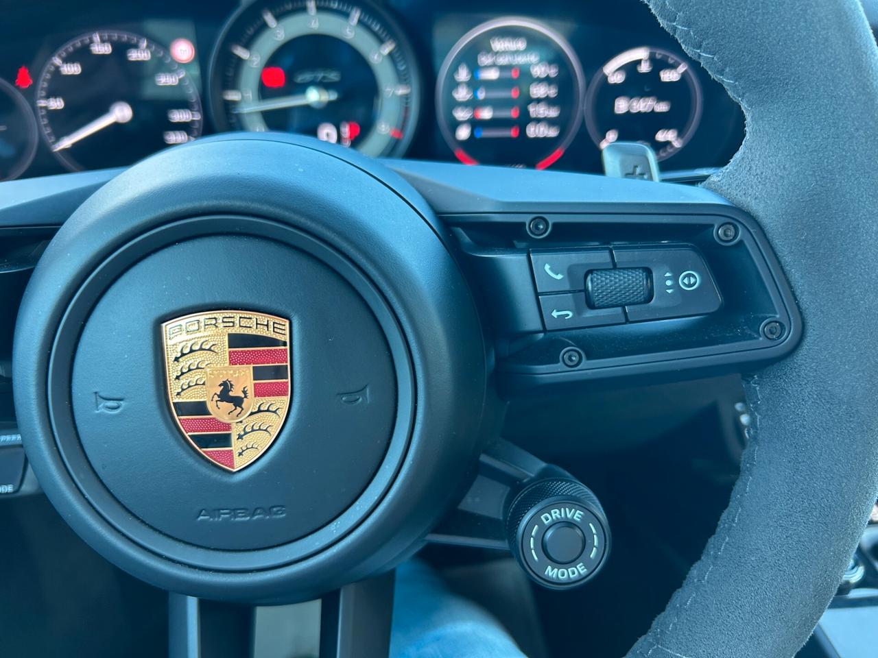 Porsche 992 911 Targa 3.0 4 GTS auto
