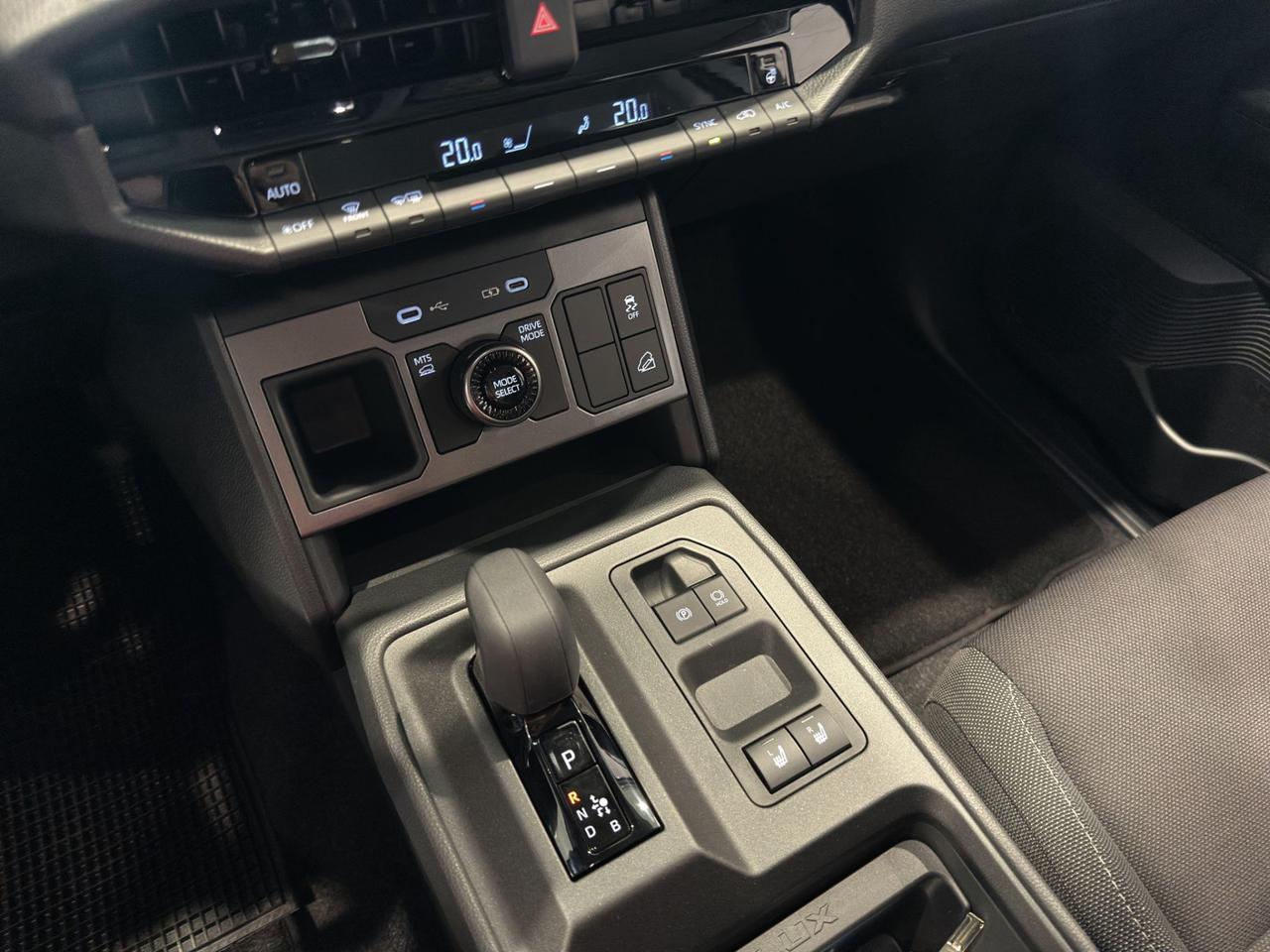 Toyota Hilux 59,2 kWh double cab Icon