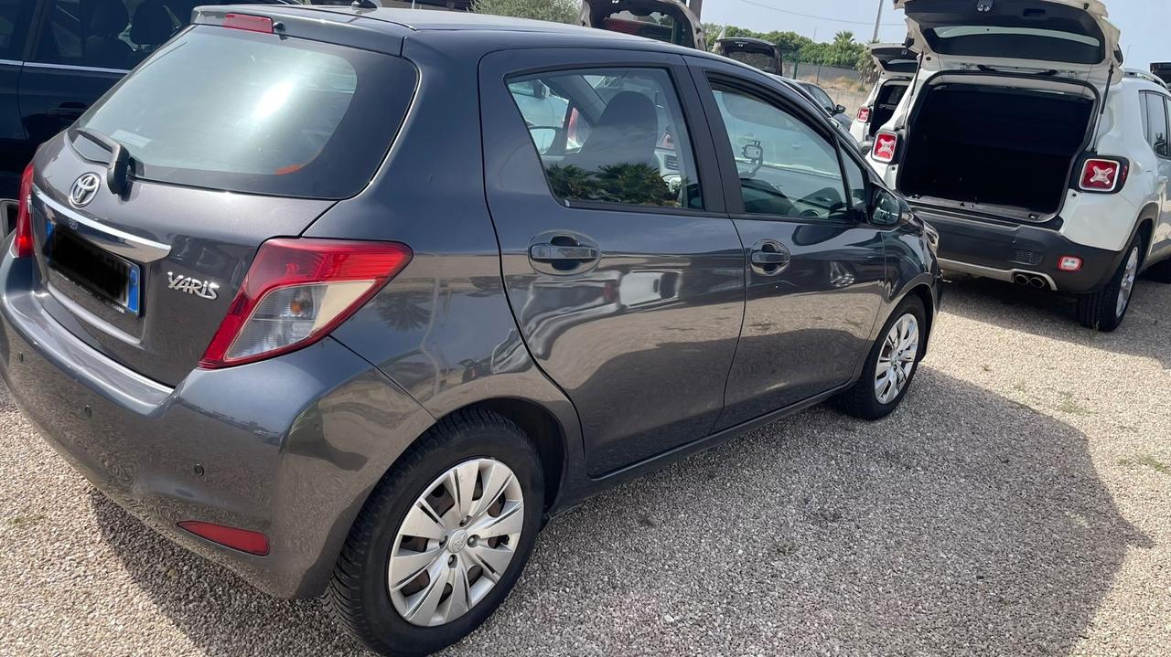 Toyota Yaris 1.4 D-4D 5 porte Lounge