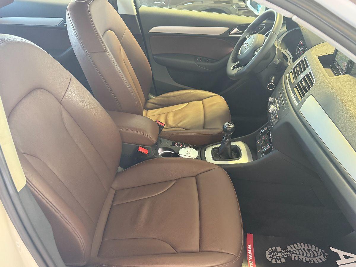 AUDI Q3 2.0 TDI 120 CV Sport 120.000 Km