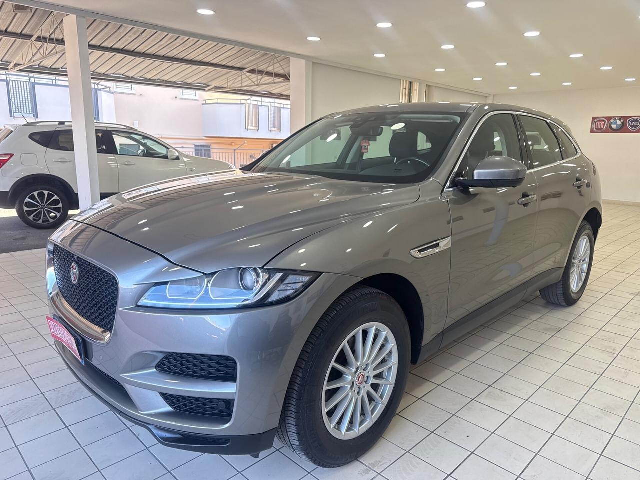 Jaguar F-Pace 2020 180 cv portfolio