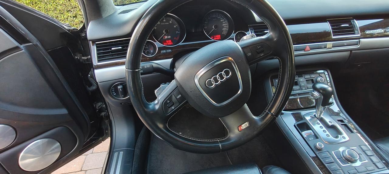 Audi A8 S8 5.2 V10 quattro tiptronic