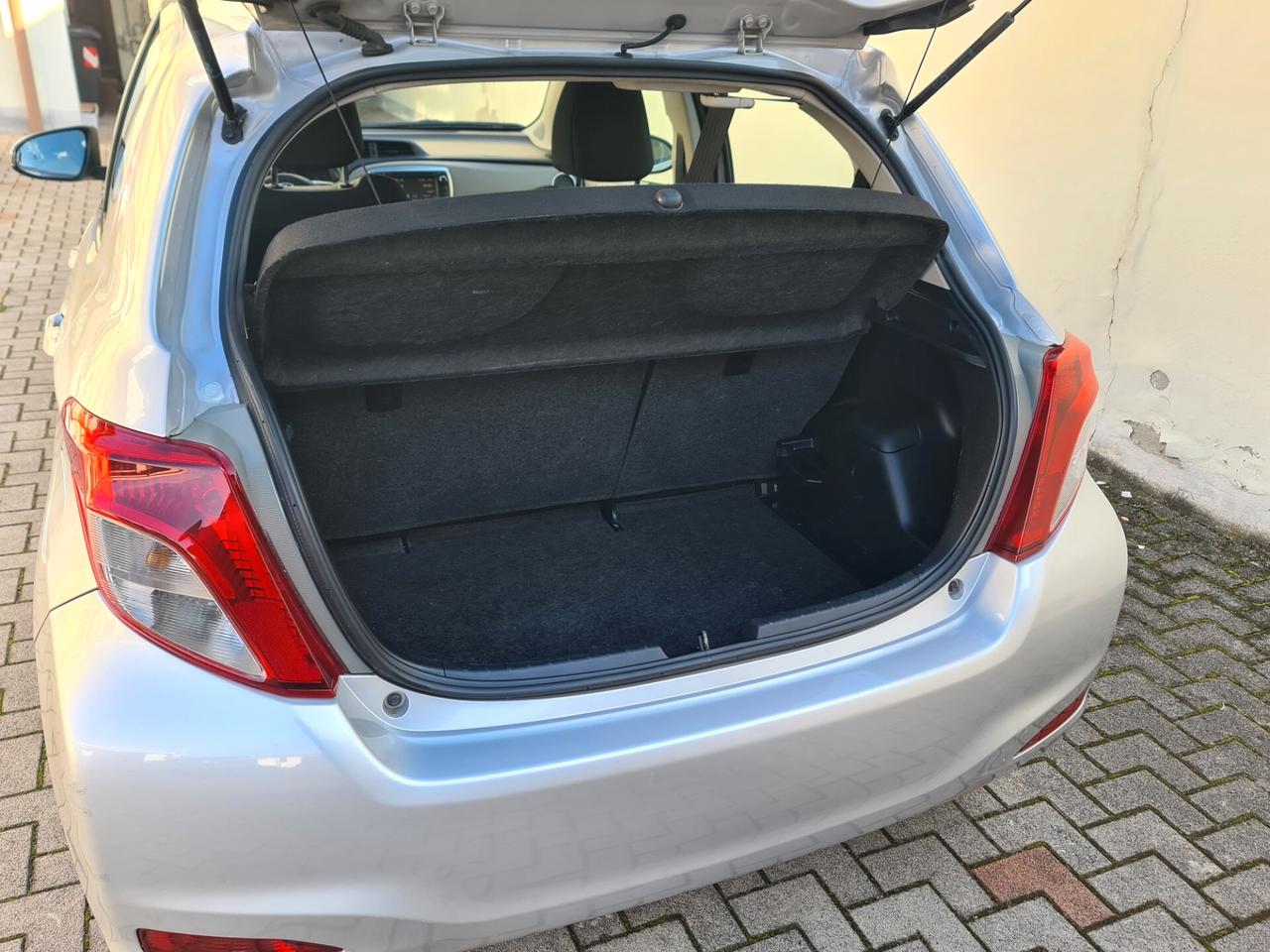 Toyota Yaris 1.0 5 porte Lounge - km certif.