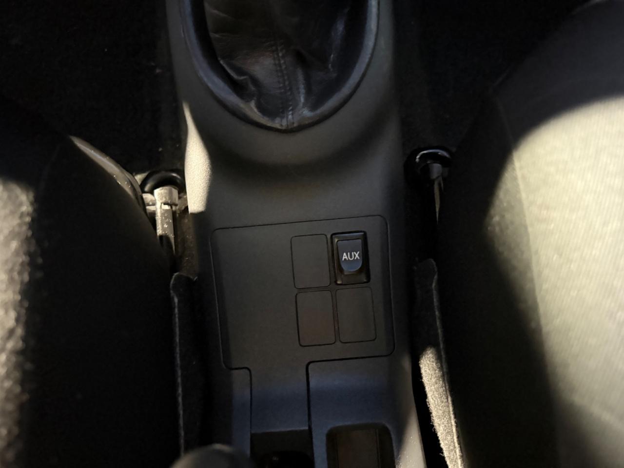 Toyota Yaris 1.0 5 Luxury Pack