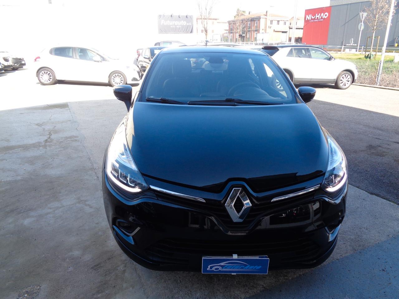 Renault Clio TCe 12V 90 CV GPL 5 porte Moschino Life