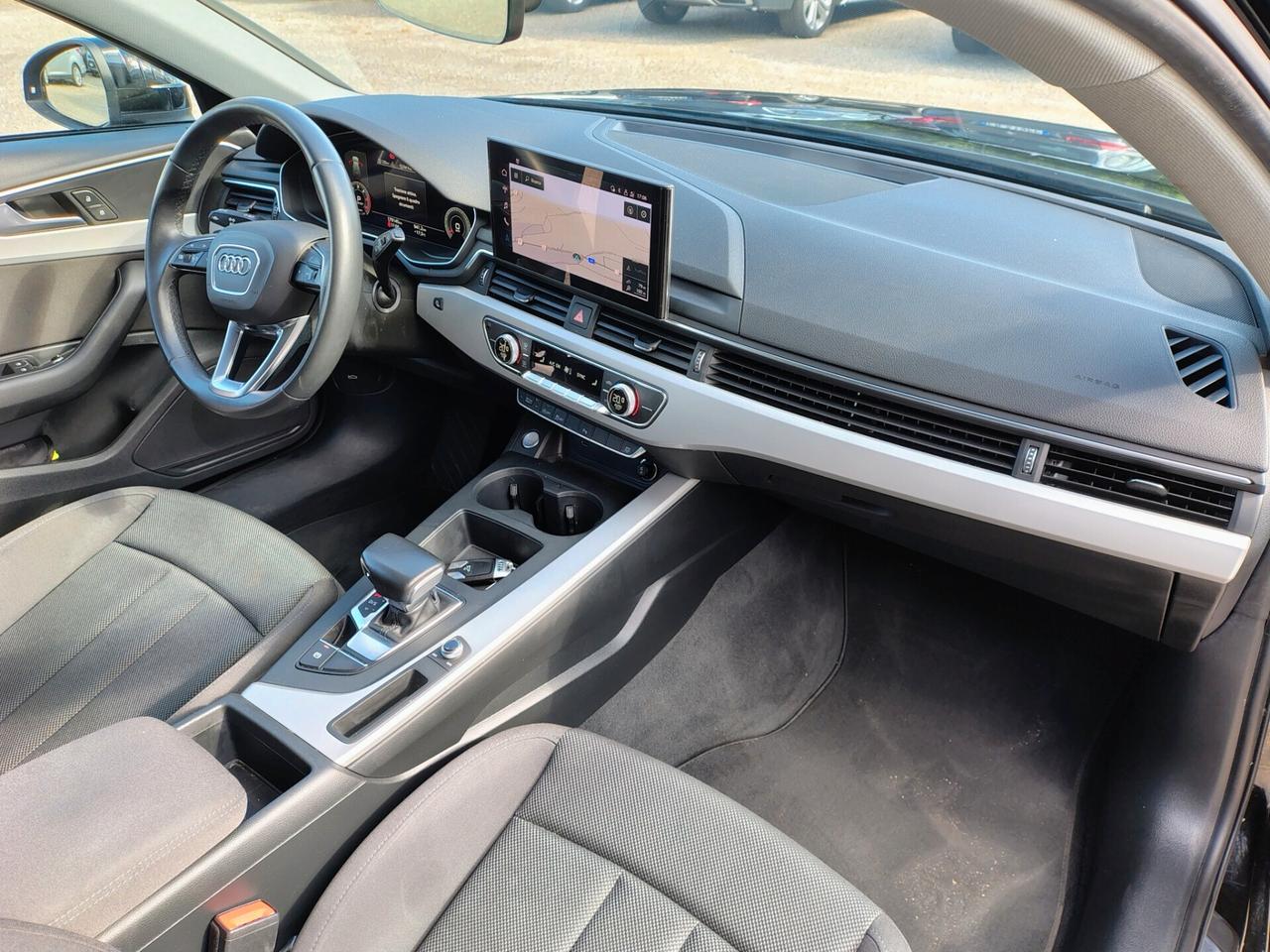 Audi A4 30 TDI/136 CV S tronic S line edition