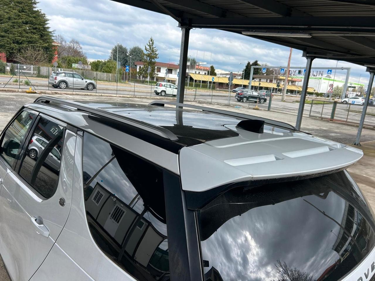 Land Rover Discovery 2.0 SD4 240 CV HSE Luxury -TETTO PANORAMICO-7POSTI