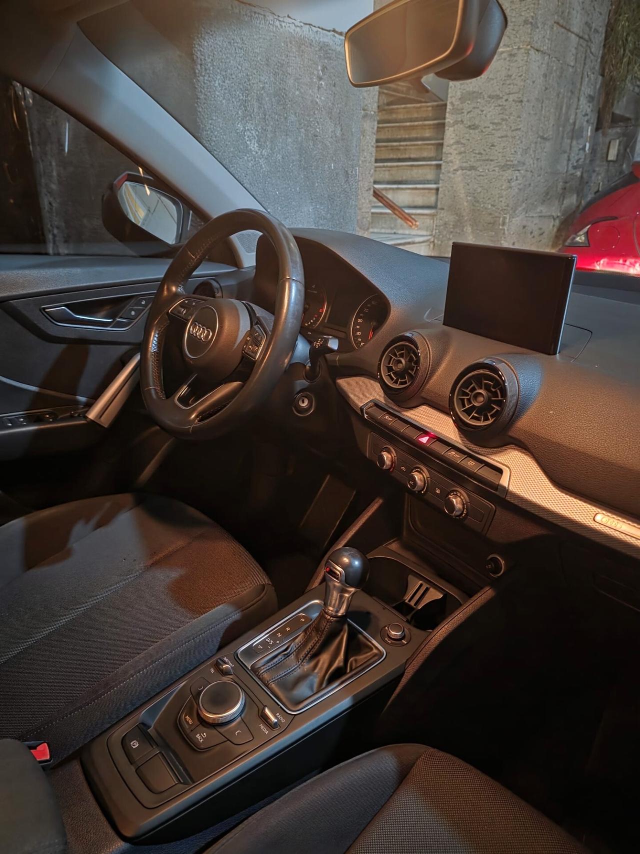 Audi Q2 30 TDI S tronic Business