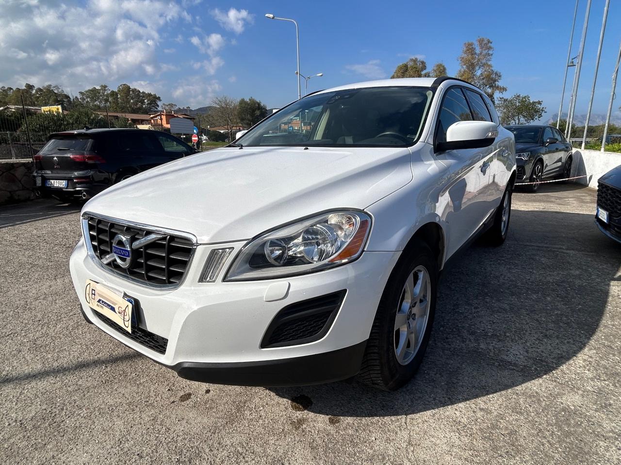 Volvo XC 60 XC60 D5 AWD Geartronic Momentum