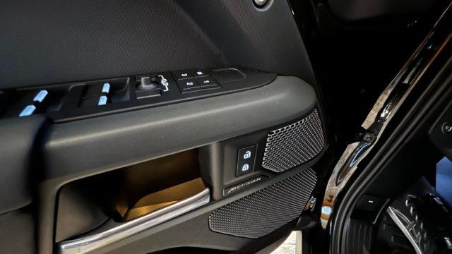 LAND ROVER Defender 110 3.0D I6 200 CV AWD Auto X-Dynamic SE- N1 AUTOC