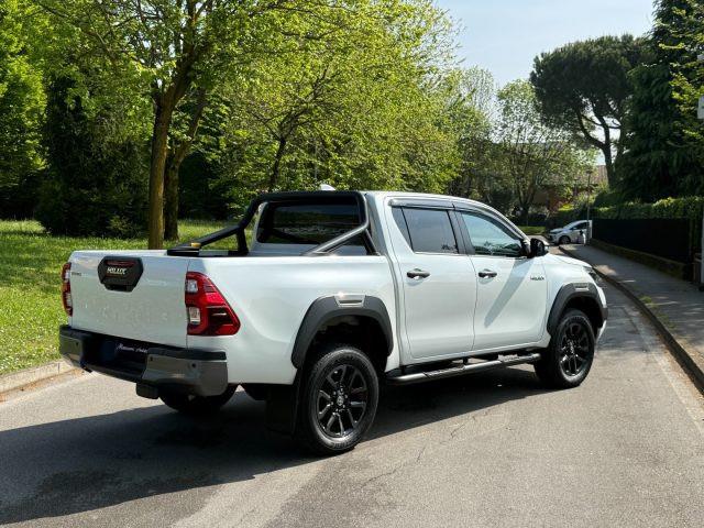 TOYOTA Hilux 2.8 D A/T 4WD Double Cab Invincible IVA ESPOSTA