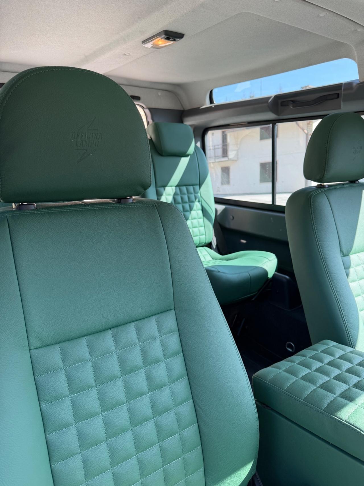 Land Rover Defender 90 2.4 TD4 Station Wagon SE