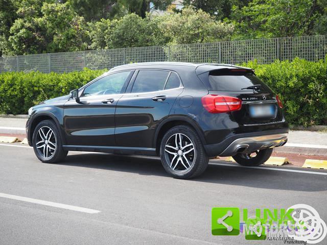 MERCEDES-BENZ GLA 200 d Automatic 4Matic Premium