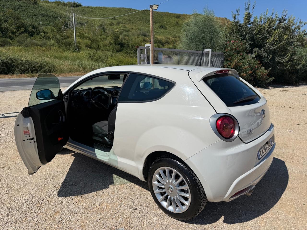 Alfa MiTo 1.3 JTDm-2 95 CV 3.499€ PERMUTE