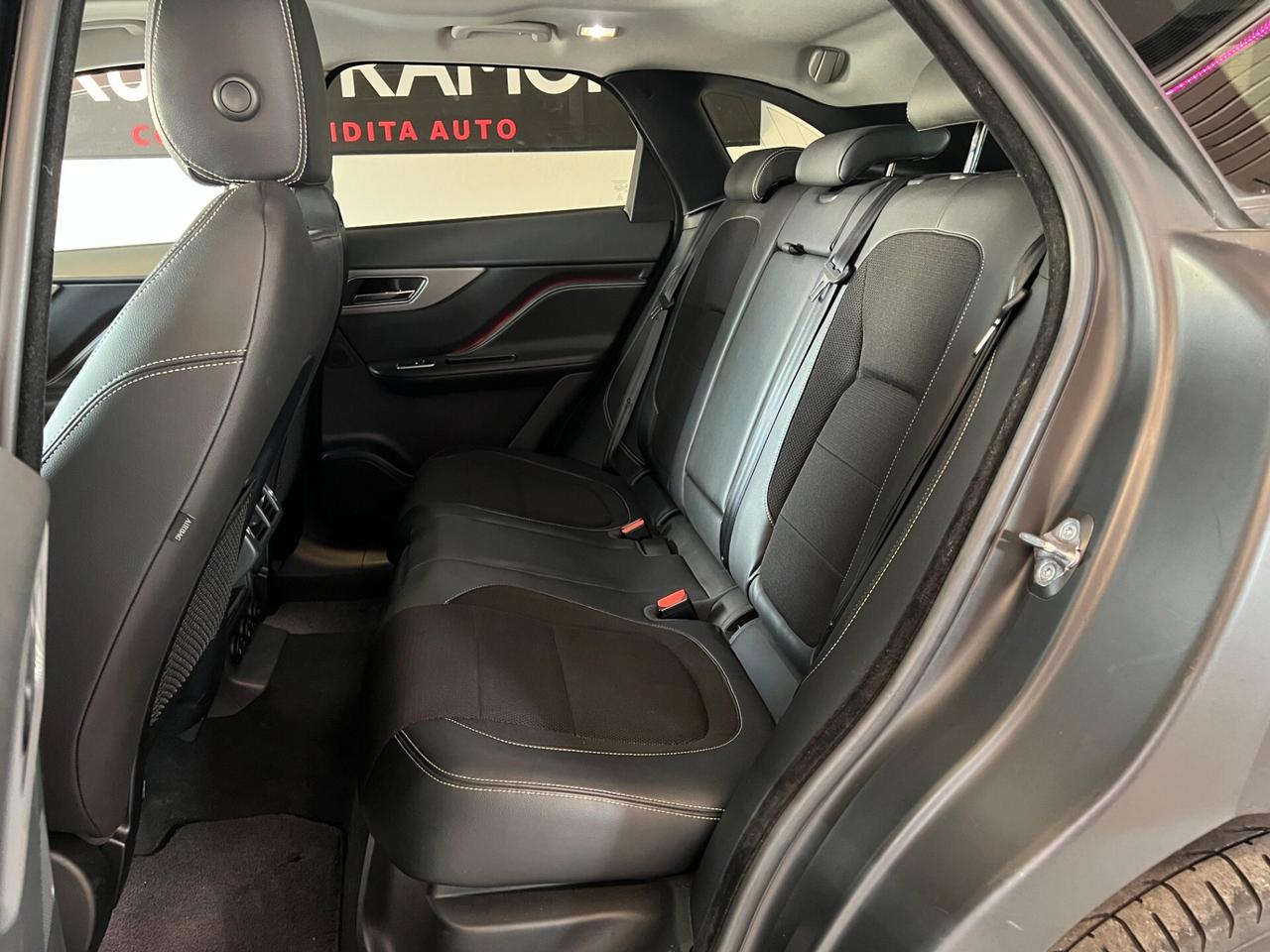 Jaguar F-Pace 2.0 D 240 CV AWD aut. Pure