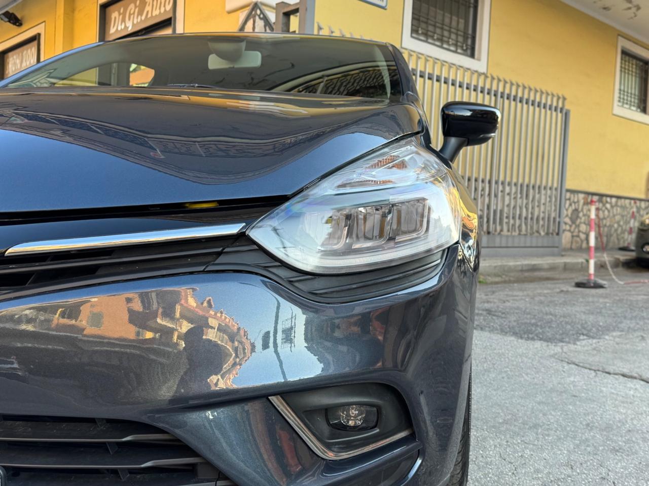 Renault Clio TCe 12V90 CV 5 porte Moschino