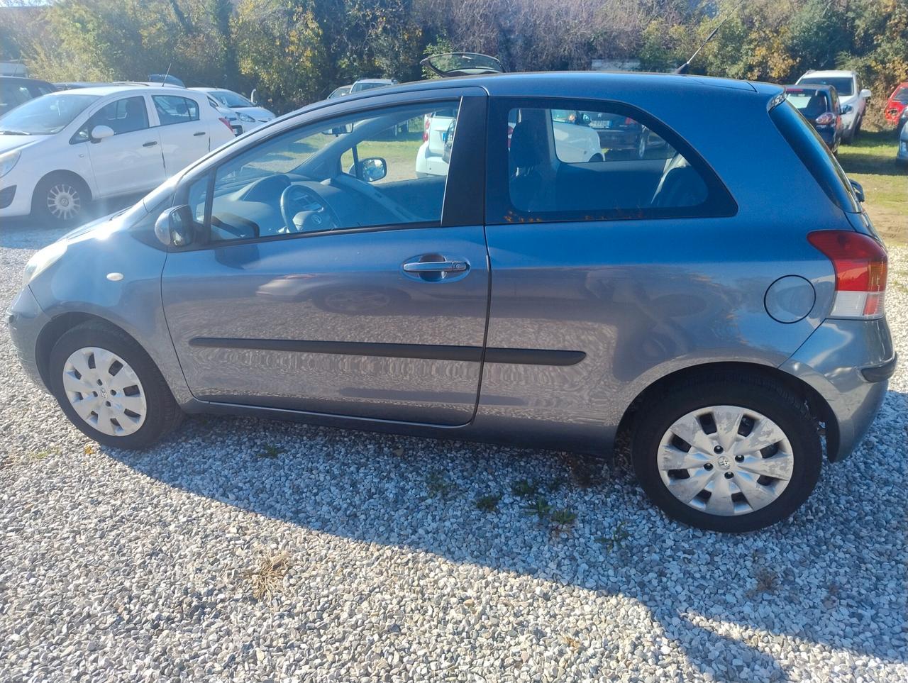 Toyota Yaris 1.0 3 porte Sol