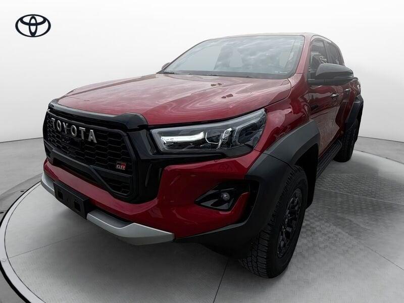 Toyota Hilux 2.8 D-4D A/T 4WD 4 porte Double Cab GR SPORT